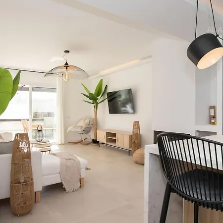 Apartment Scandinavian Seaside Retreat: Calahonda Beachfront